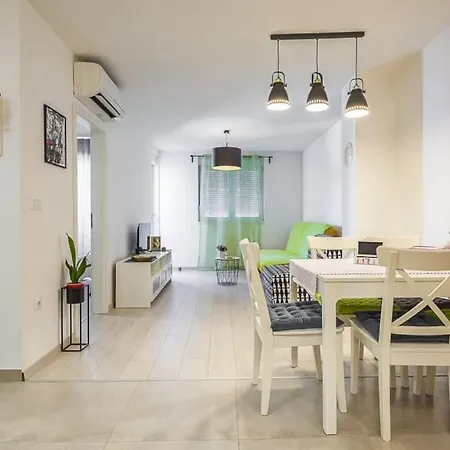 Delux Apartamento Pula